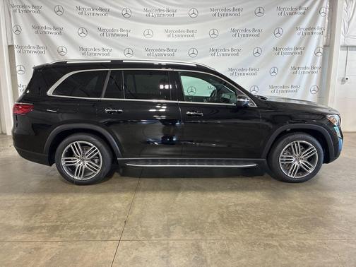 2025 Mercedes-Benz GLS 450 4MATIC