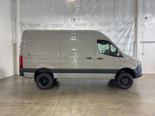 2025 Mercedes-Benz Sprinter 3500XD Standard Roof