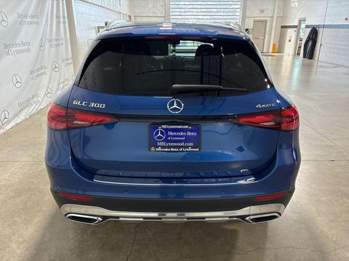 2025 Mercedes-Benz GLC 300 4MATIC