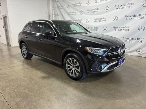 2025 Mercedes-Benz GLC 300 4MATIC