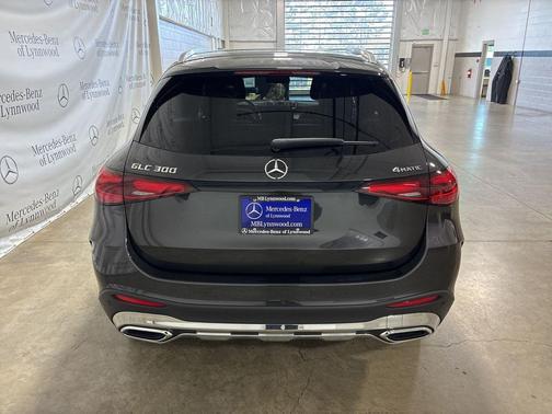 2025 Mercedes-Benz GLC 300 4MATIC