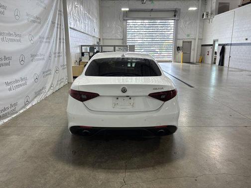 2018 Alfa Romeo Giulia Sport