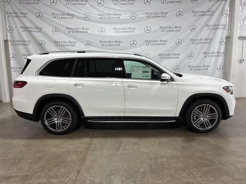 2026 Mercedes-Benz GLS 450 4MATIC