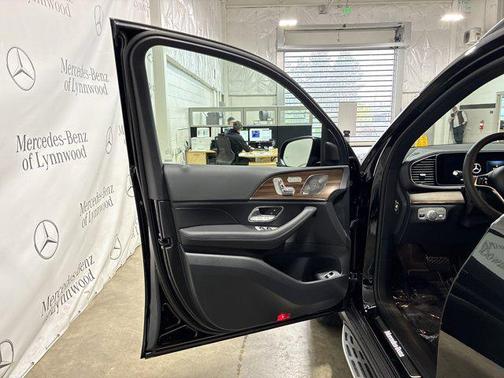 2025 Mercedes-Benz GLE 450 4MATIC