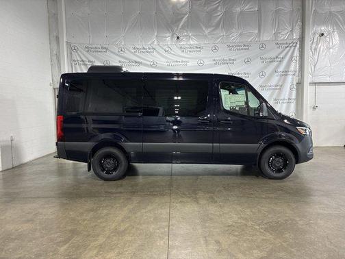 2025 Mercedes-Benz Sprinter 2500 Standard Roof