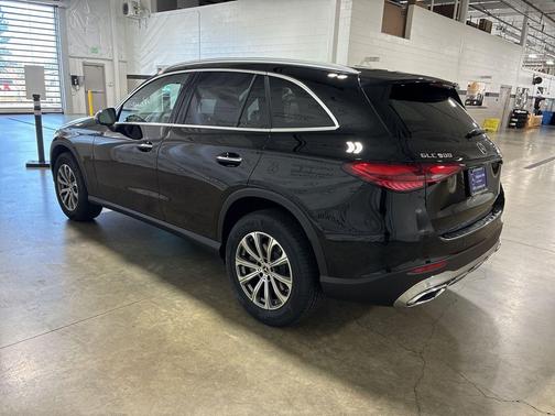 Black 2026 Mercedes-Benz GLC 300 4MATIC