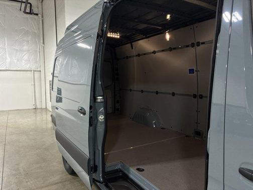2025 Mercedes-Benz Sprinter 2500 High Roof