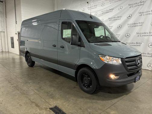 2025 Mercedes-Benz Sprinter 2500 High Roof