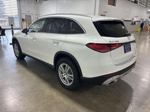 Polar White 2026 Mercedes-Benz GLC 300 4MATIC