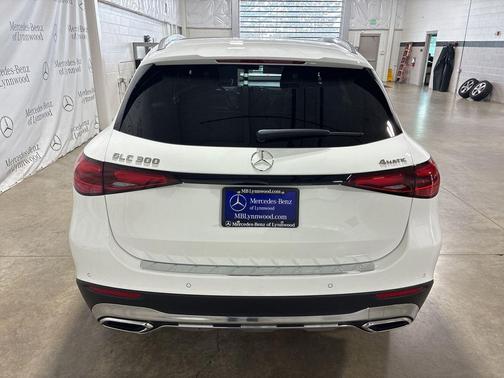 Polar White 2026 Mercedes-Benz GLC 300 4MATIC
