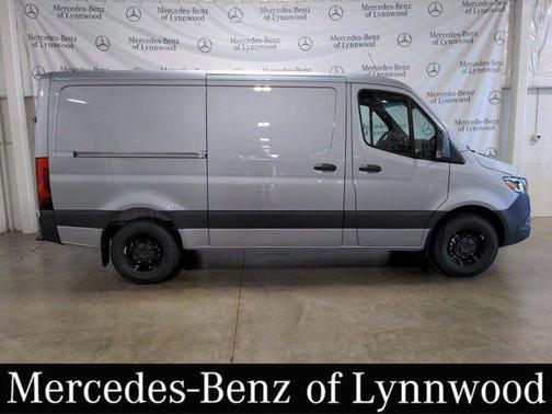2025 Mercedes-Benz Sprinter 2500 Standard Roof