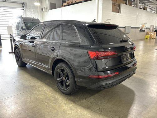 2022 Audi Q7 55 Premium
