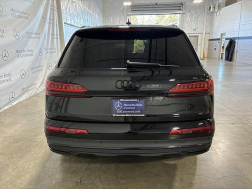 2022 Audi Q7 55 Premium