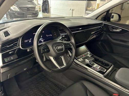 2022 Audi Q7 55 Premium