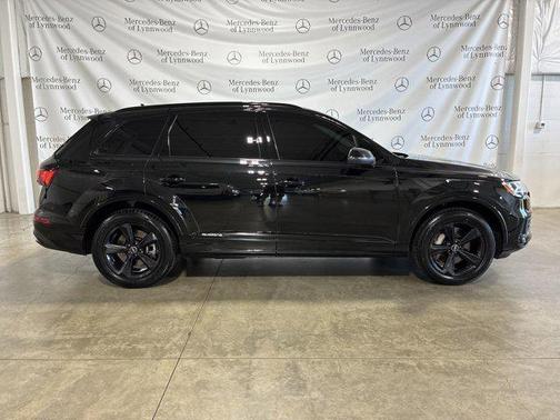 2022 Audi Q7 55 Premium