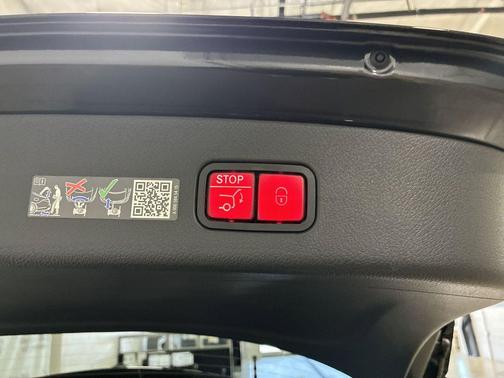 2025 Mercedes-Benz GLC 350e Base