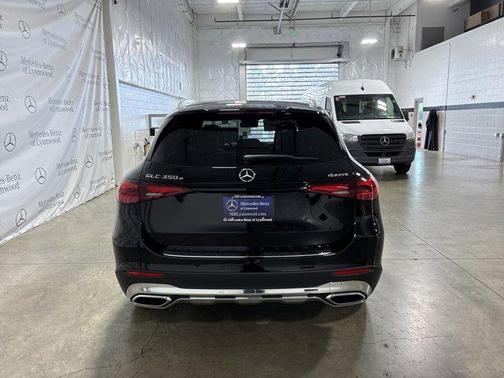 2025 Mercedes-Benz GLC 350e Base