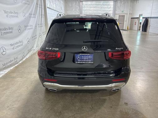 2025 Mercedes-Benz GLB 250 4MATIC