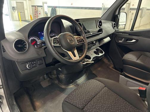 2020 Mercedes-Benz Sprinter 2500 Standard Roof