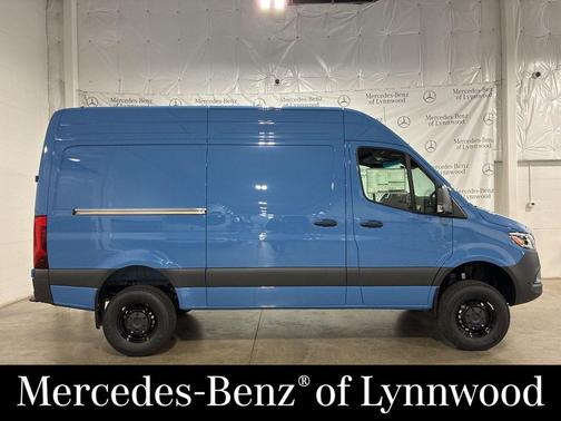 2026 Mercedes-Benz Sprinter 2500 Cargo 144 WB AWD