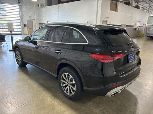 2026 Mercedes-Benz GLC 300 4MATIC