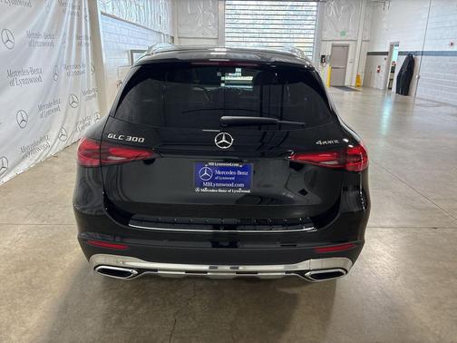 2026 Mercedes-Benz GLC 300 4MATIC