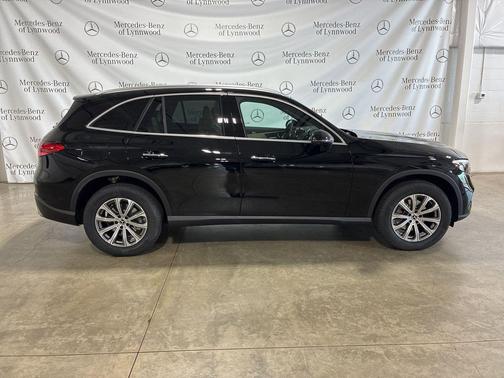 2026 Mercedes-Benz GLC 300 4MATIC