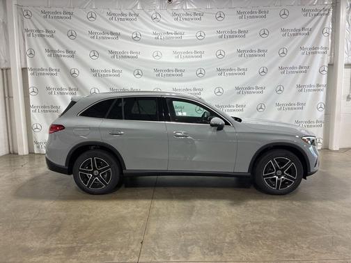 2026 Mercedes-Benz GLC 300 4MATIC