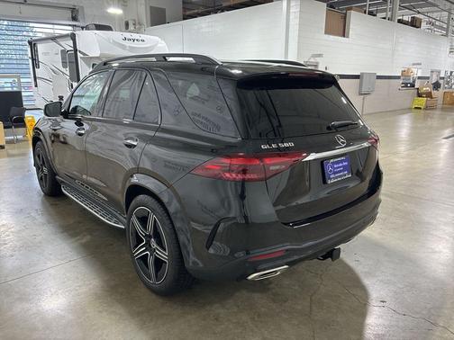 Obsidian Black Metallic 2026 Mercedes-Benz GLE 580 4MATIC