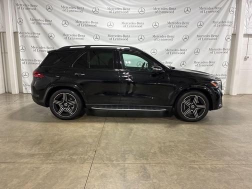 Obsidian Black Metallic 2026 Mercedes-Benz GLE 580 4MATIC