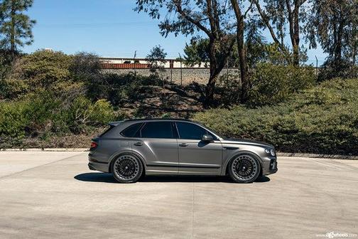 2022 Bentley Bentayga V8