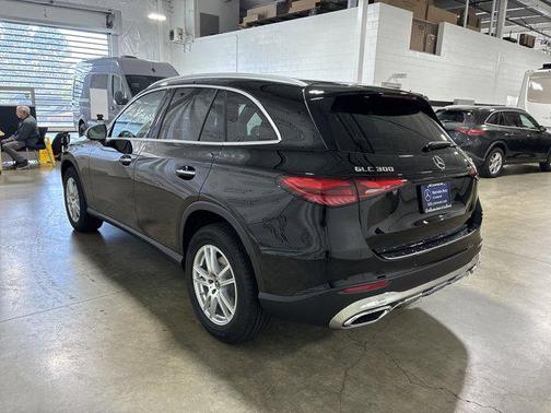 2025 Mercedes-Benz GLC 300 4MATIC
