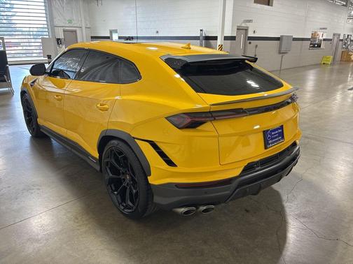 2024 Lamborghini Urus Performante