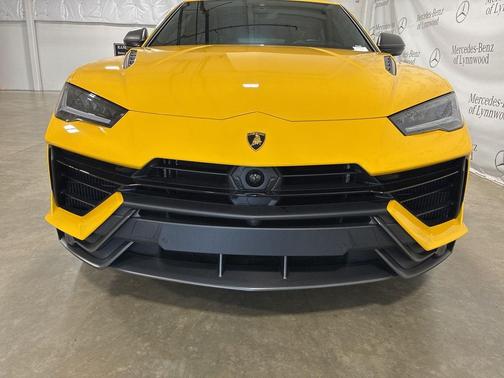 2024 Lamborghini Urus Performante
