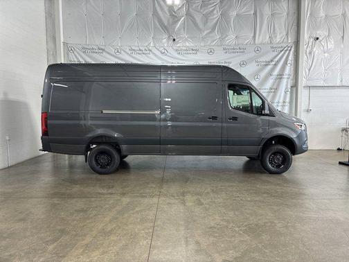 2025 Mercedes-Benz Sprinter 2500 High Roof