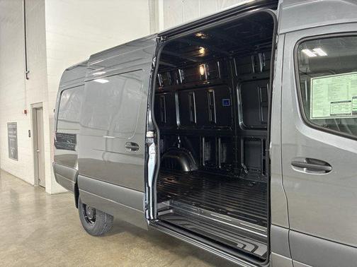 2025 Mercedes-Benz Sprinter 2500 High Roof