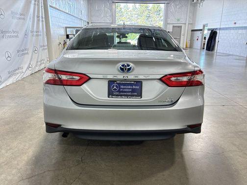 2019 Toyota Camry Hybrid LE