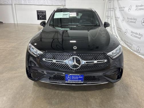 2026 Mercedes-Benz GLC 300 4MATIC