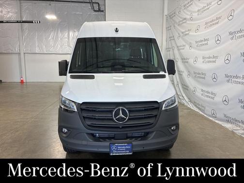 2025 Mercedes-Benz Sprinter 2500 High Roof