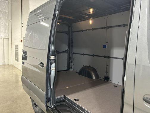 2025 Mercedes-Benz Sprinter 2500 High Roof