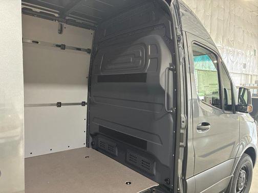 2025 Mercedes-Benz Sprinter 2500 High Roof