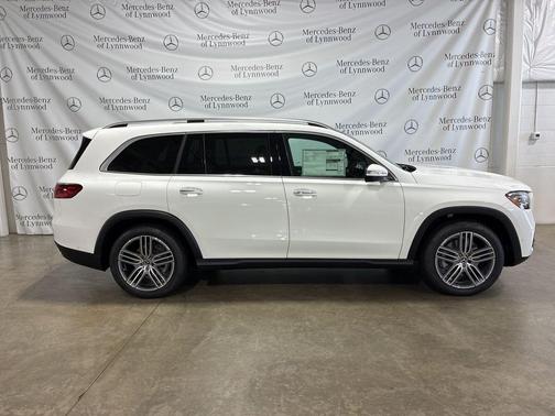 2025 Mercedes-Benz GLS 450 4MATIC