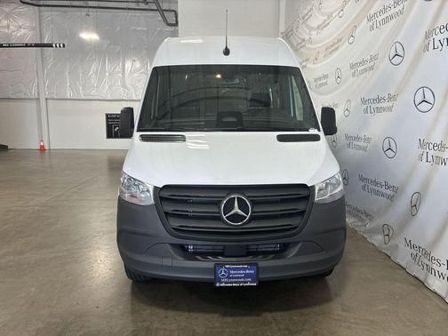 2025 Mercedes-Benz Sprinter 2500 High Roof