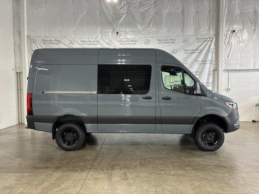 2025 Mercedes-Benz Sprinter 2500 High Roof