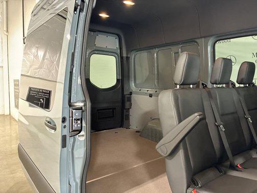 2025 Mercedes-Benz Sprinter 2500 High Roof