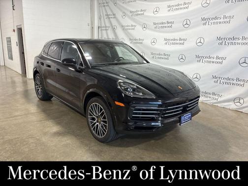 2022 Porsche Cayenne Base