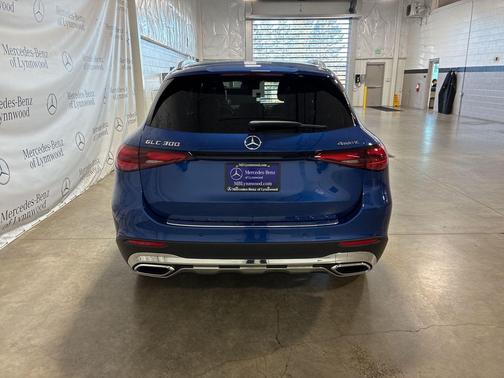 2026 Mercedes-Benz GLC 300 4MATIC