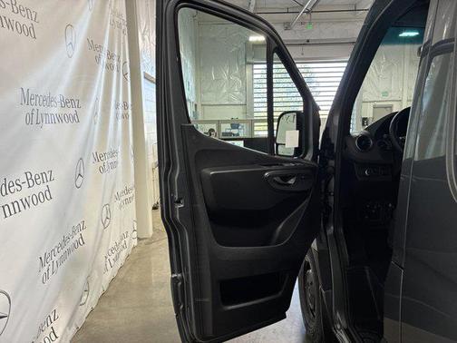 2025 Mercedes-Benz Sprinter 2500 High Roof