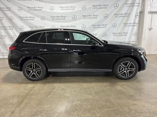 2026 Mercedes-Benz GLC 300 4MATIC