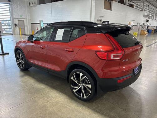 2021 Volvo XC40 T5 R-Design